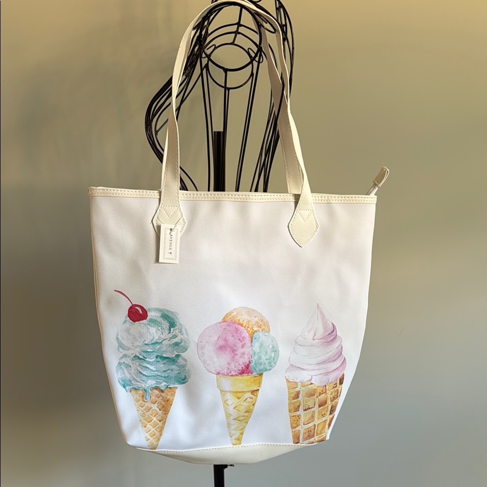Artistic White Canvas Tote Bag for Everyday Use‎